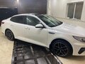 2019 Kia Optima IV Рестайлинг, белый, 2400000 рублей - вид 2