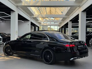 2026 Mercedes-Benz S-Класс 580 Long 4MATIC VII (W223) Рестайлинг, чёрный, 29890000 рублей, вид 4