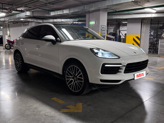 2020 Porsche Cayenne Coupé III, белый, 6900000 рублей, вид 4