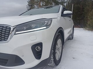 2019 Kia Sorento III Prime Рестайлинг, белый, 3100000 рублей, вид 3