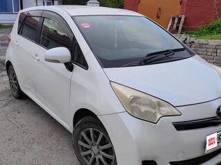 2013 Toyota Ractis II, белый, 880000 рублей, вид 2