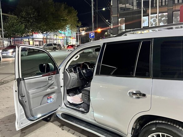 2008 Lexus LX 570 III, серебристый, 2950000 рублей - вид 4