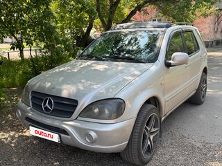1999 Mercedes-Benz M-Класс 320 I (W163), серебристый, 600000 рублей, вид 1