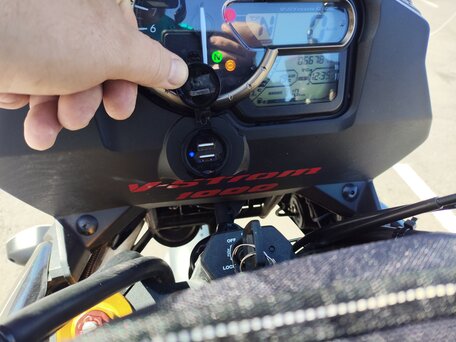 2014 Suzuki V-Strom 1000, красный, 700000 рублей, вид 4
