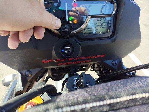 2014 Suzuki V-Strom 1000, красный, 700000 рублей - вид 3