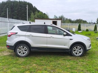 2017 Ford Kuga II Рестайлинг, серебристый, 1600000 рублей, вид 5