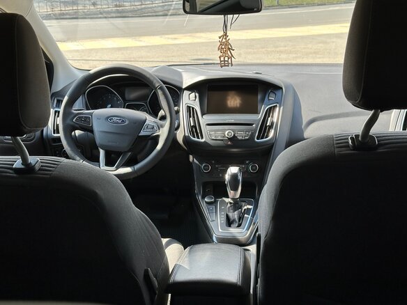 2016 Ford Focus III Рестайлинг, серый, 999999 рублей - вид 9