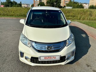 2012 Honda Freed Spike I Рестайлинг, белый, 1350000 рублей, вид 2