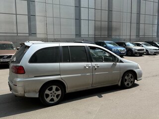 2001 Nissan Prairie III (M12), серебристый, 310000 рублей, вид 4