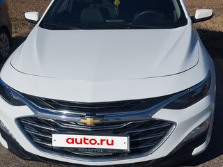2019 Chevrolet Malibu IX Рестайлинг, белый, 1125615 рублей, вид 1
