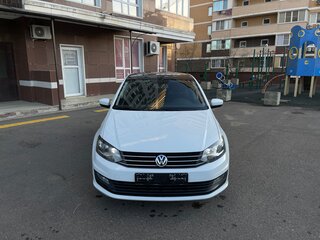 2017 Volkswagen Polo V Рестайлинг, белый, 1250000 рублей, вид 4