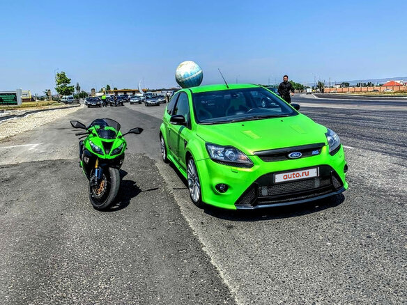 2010 Ford Focus RS II, зелёный, 7500000 рублей - вид 1