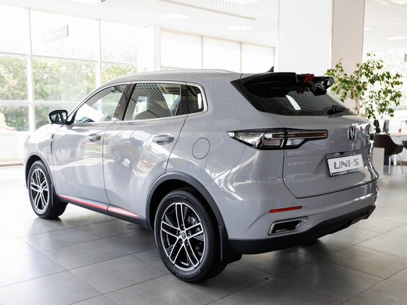 2025 Changan UNI-S I, серебристый - вид 4