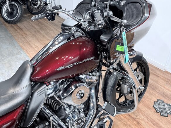 2018 Harley-Davidson Road Glide, пурпурный, 1899000 рублей - вид 15