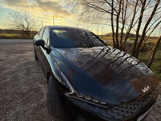 2022 Kia K5 III, чёрный, 3100000 рублей, вид 2