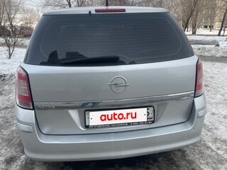 2011 Opel Astra H Рестайлинг, серебристый, 850000 рублей, вид 3