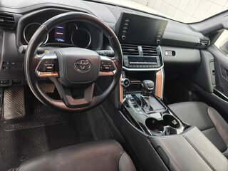 2023 Toyota Land Cruiser 300 Series, белый, 11999000 рублей, вид 5