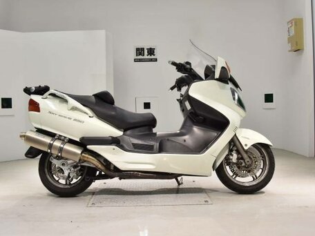 2010 Suzuki Burgman (SkyWave) 650, белый, 435000 рублей, вид 1