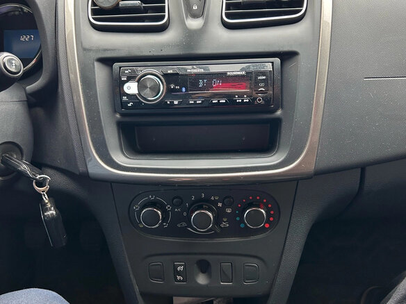 2016 Renault Sandero Stepway II, чёрный - вид 3