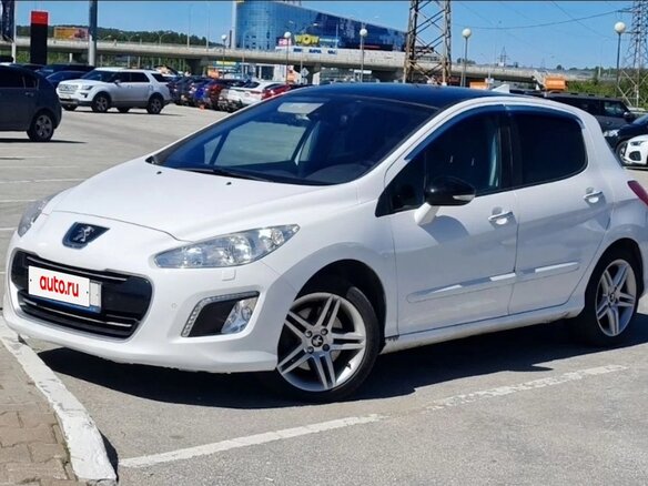 2011 Peugeot 308 I Рестайлинг, белый, 900001 рублей - вид 4
