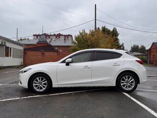 2016 Mazda Axela III Рестайлинг, белый, 1390000 рублей, вид 3