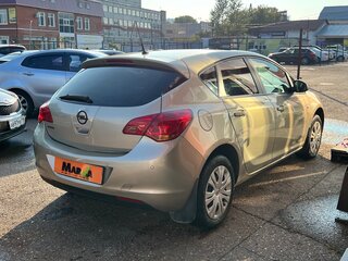 2010 Opel Astra J, бежевый, 550000 рублей, вид 3