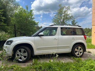 2017 Skoda Yeti I Рестайлинг, белый, 1230000 рублей, вид 1