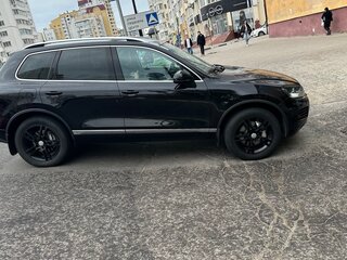 2011 Volkswagen Touareg II, чёрный, 2650000 рублей, вид 2