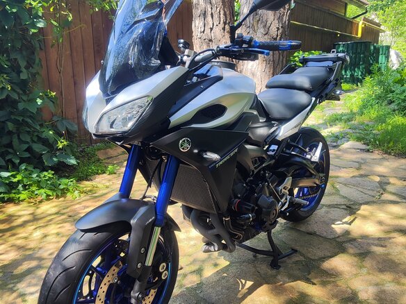 2015 Yamaha MT-09 Tracer (FJ-09), серебристый, 850000 рублей - вид 15