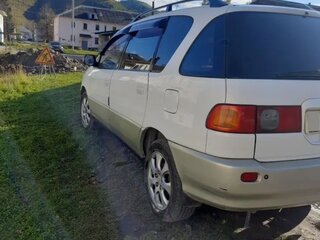 1999 Toyota Ipsum I (M10), белый, 560000 рублей, вид 1