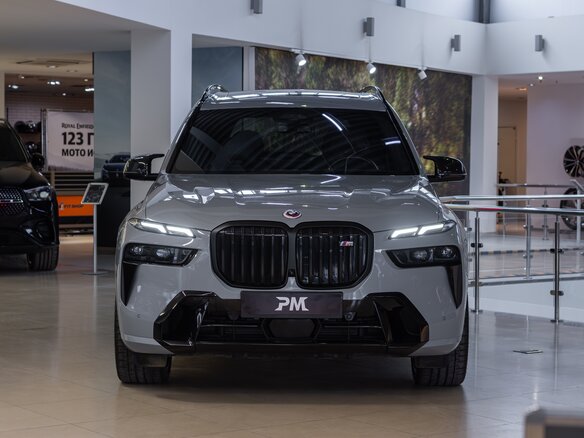 2022 BMW X7 M60i I (G07) Рестайлинг, серый - вид 1