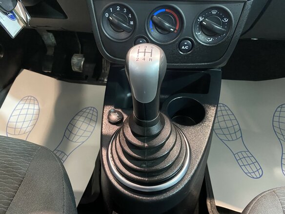 2008 Ford Fiesta Mk5, серебристый - вид 15