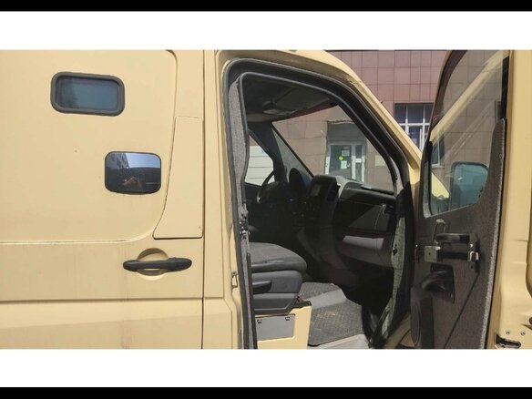 2011 Mercedes-Benz Sprinter, жёлтый, 1900000 рублей - вид 4