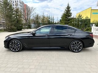 2016 BMW 7 серии 730d xDrive VI (G11/G12), чёрный, 4500000 рублей, вид 2