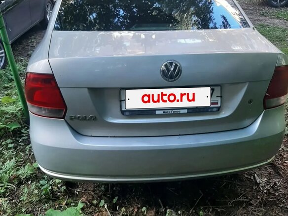 2014 Volkswagen Polo V, бежевый - вид 2