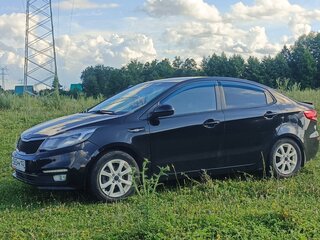 2015 Kia Rio III Рестайлинг, чёрный, 800000 рублей, вид 5