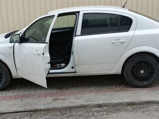 2011 Opel Astra H Рестайлинг, белый, 450000 рублей, вид 2