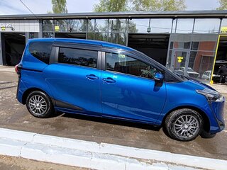 2018 Toyota Sienta II Рестайлинг, синий, 1600000 рублей, вид 2