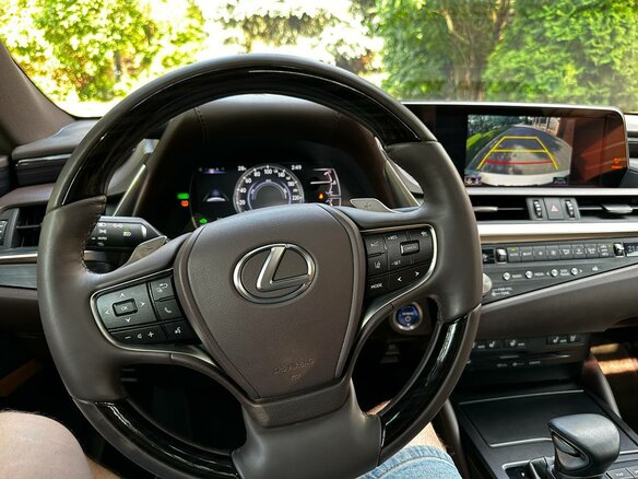 2022 Lexus ES 300h VII Рестайлинг, серый - вид 23
