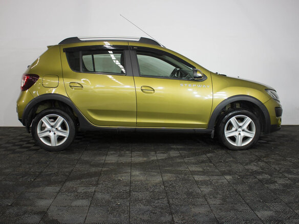 2016 Renault Sandero Stepway II, золотистый - вид 3
