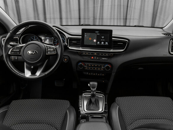 2018 Kia Ceed III, красный - вид 6