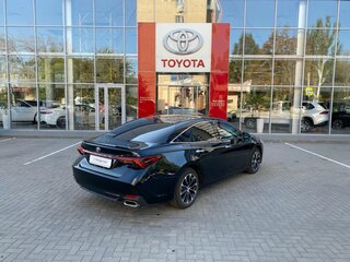 2022 Toyota Avalon V, чёрный, 3549000 рублей, вид 5