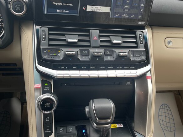 2023 Toyota Land Cruiser 300 Series, чёрный, 14300000 рублей - вид 19