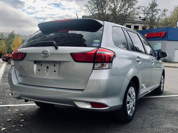 2017 Toyota Corolla Fielder XI (E160, E170) Рестайлинг 2, серебристый, 1280000 рублей - вид 10