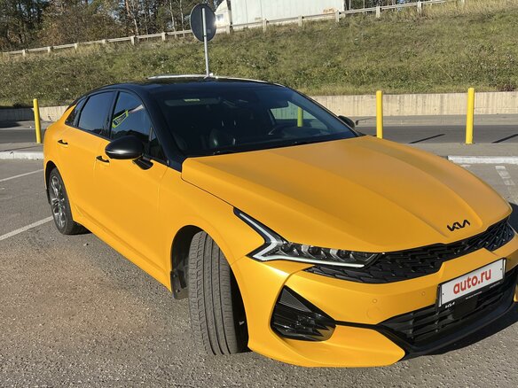 2022 Kia K5 III, жёлтый, 3100000 рублей - вид 4
