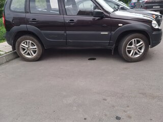 2014 Chevrolet Niva I Рестайлинг, коричневый, 620000 рублей, вид 2