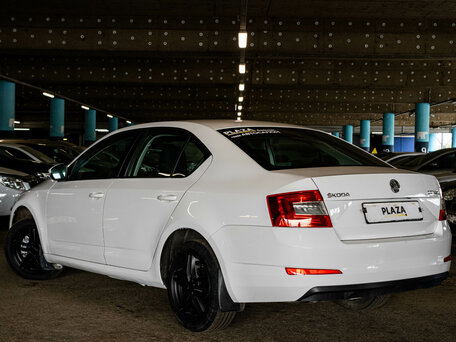 2014 Skoda Octavia III (A7), белый, 995000 рублей, вид 4