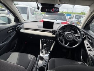 2023 Mazda 2 III (DJ) Рестайлинг 2, серебристый, 888776 рублей, вид 5