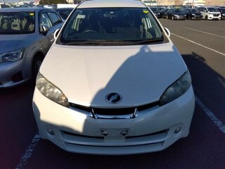 2011 Toyota Wish II, белый, 1520000 рублей, вид 1