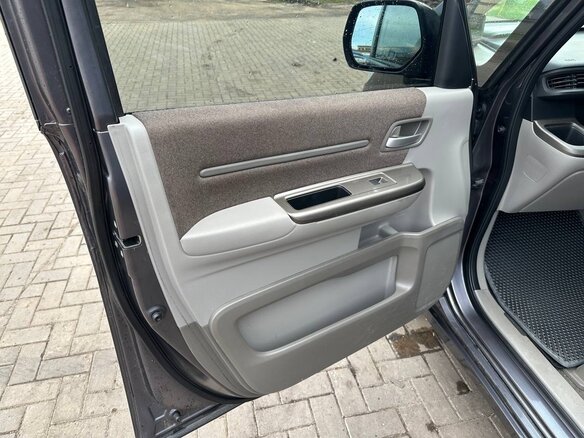 2019 Honda Stepwgn V Рестайлинг, серый, 2250000 рублей - вид 11
